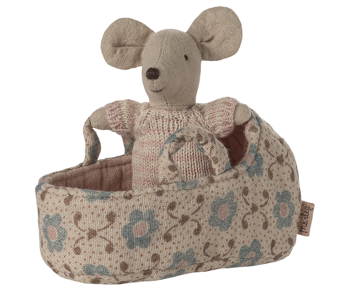 Bébé souris dans son couffin - Rose