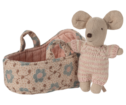 Bébé souris dans son couffin - Rose