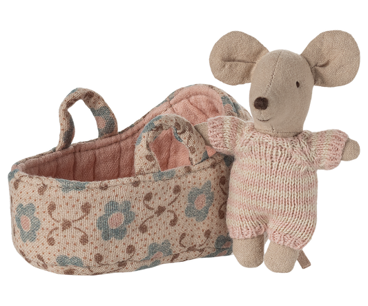Bébé souris dans son couffin - Rose