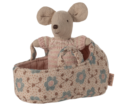 Bébé souris dans son couffin - Rose