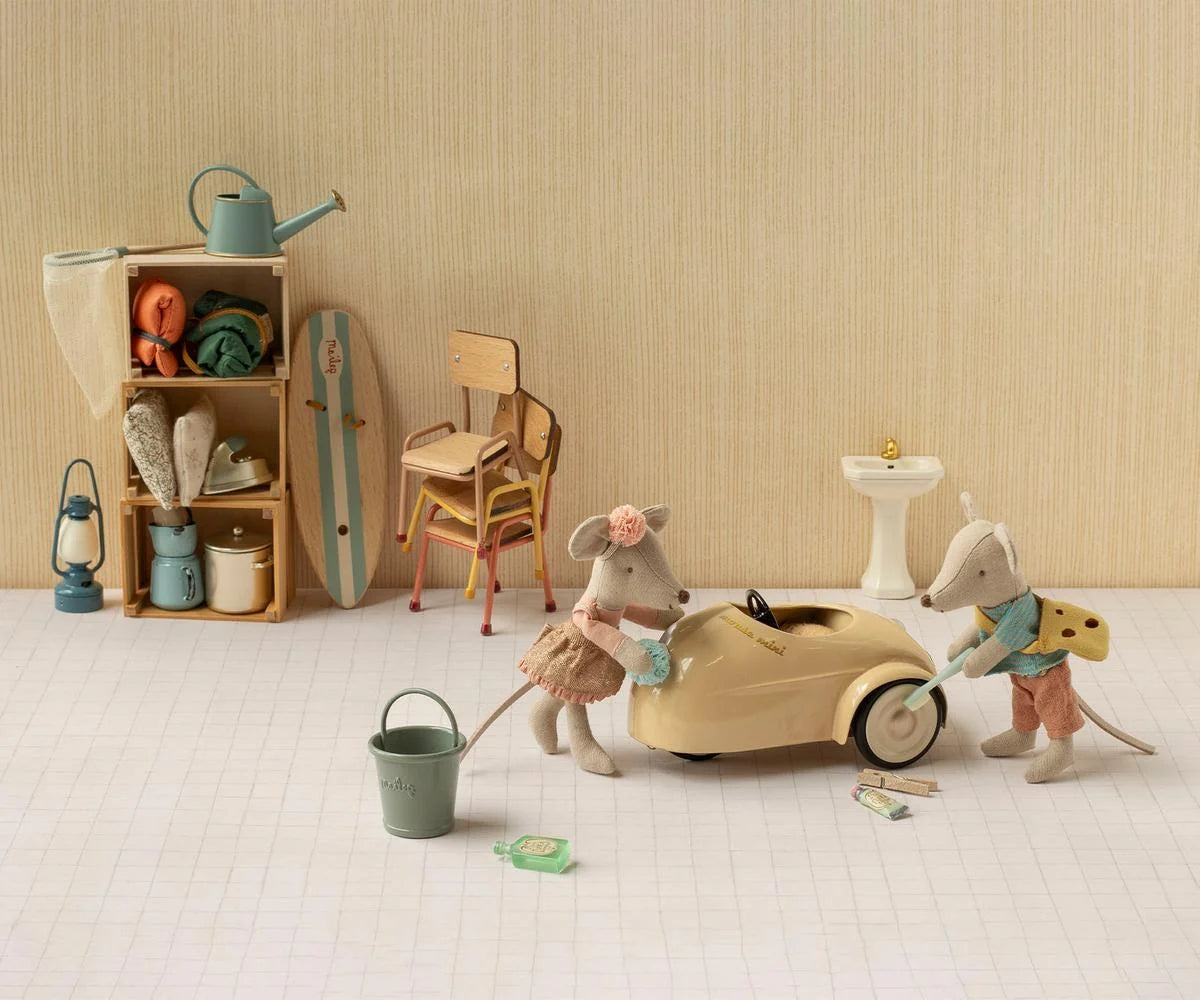 Voiture souris - sable