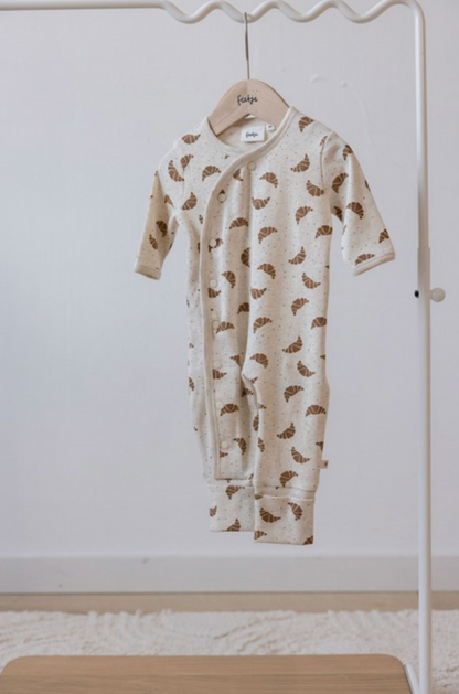 Coffret pyjama + bonnet bébé 3 mois - divers modèles