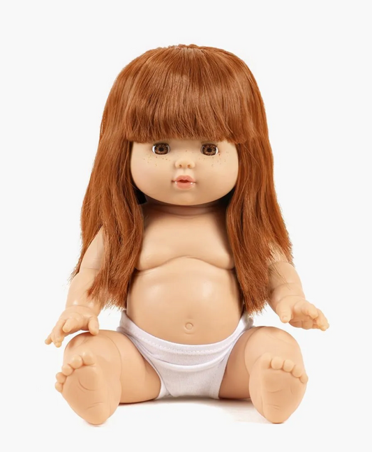 Poupée Ambre "Gordis assis" 34 cm + culotte