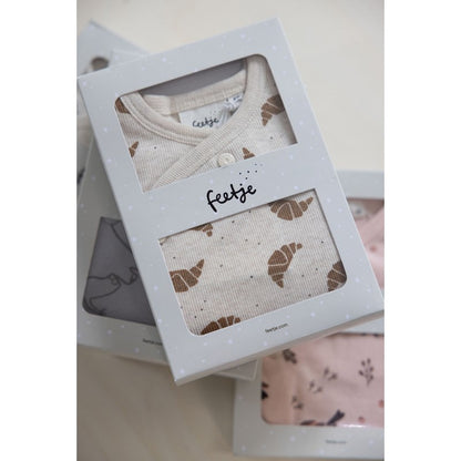 Coffret pyjama + bonnet bébé 3 mois - divers modèles