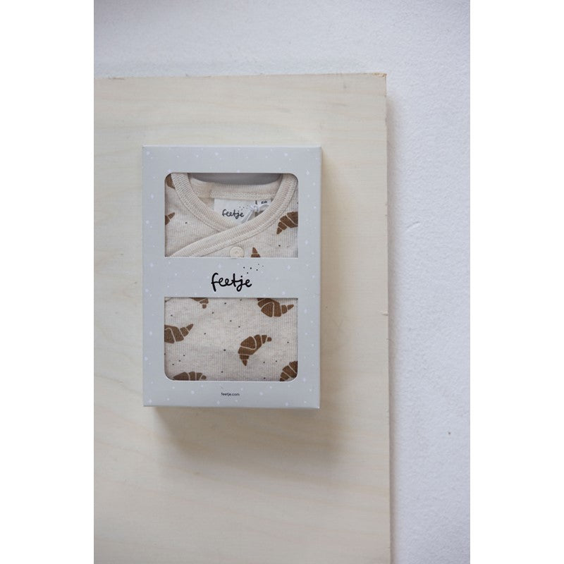 Coffret pyjama + bonnet bébé 3 mois - divers modèles